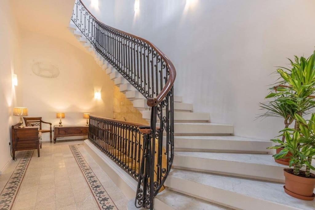 Spacious 4-Bedrooms Townhouse In Tas-Sliema Bagian luar foto