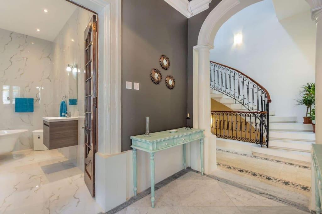 Spacious 4-Bedrooms Townhouse In Tas-Sliema Bagian luar foto