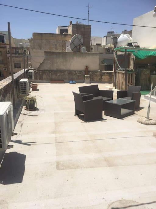 Spacious 4-Bedrooms Townhouse In Tas-Sliema Bagian luar foto