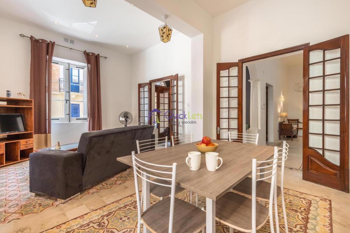 Spacious 4-Bedrooms Townhouse In Tas-Sliema Bagian luar foto