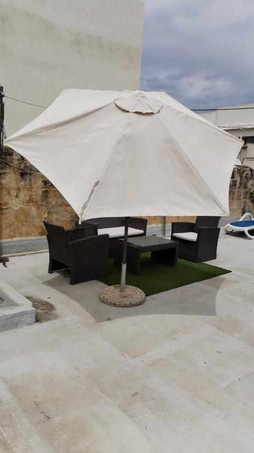 Spacious 4-Bedrooms Townhouse In Tas-Sliema Bagian luar foto